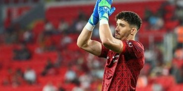 Altay Bayındır, Süper Lig devine haber yolladı!