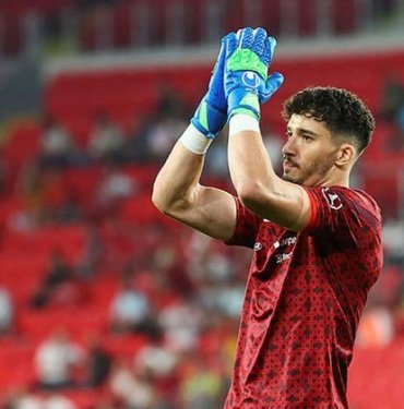 Altay Bayındır, Süper Lig devine haber yolladı! 19 Altay Bayındır, Süper Lig devine haber yolladı!