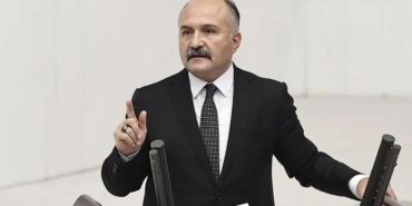 İYİ Parti Grup Başkanvekili Erhan Usta, görevinden istifa etti