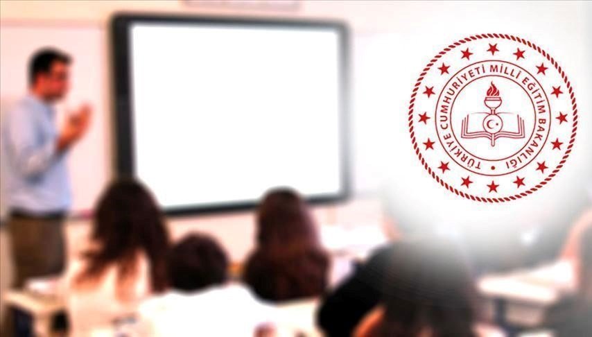 Deprem nedeniyle bölgeden ayrılan öğretmenlere süre şartı aranmadan geri dönme hakkı tanındı (Başvuru tarihleri açıklandı)