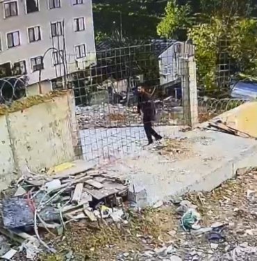Yengesini yeğenlerinin gözü önünde boğarak öldürdü