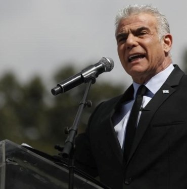 Muhalefet lideri Lapid’den eleştiri: “İsrail devleti sorumsuz delilerin rehinesi haline geldi”