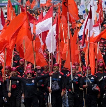 1 Mayıs: Dünyanın dört bir yanında işçiler meydanları doldurdu