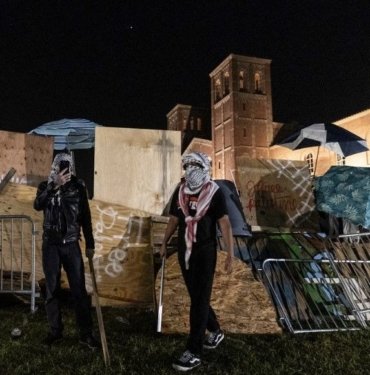 ABD öğrenci protestoları: İsrail destekçileri Filistin kampını yıktı