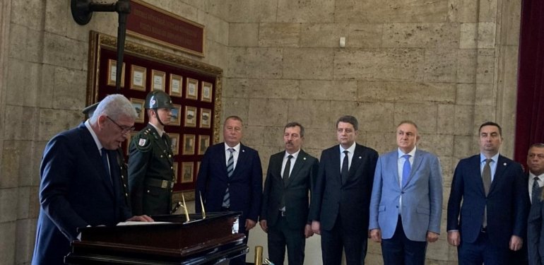İYİ Parti lideri Dervişoğlu’ndan Anıtkabir’e ziyaret