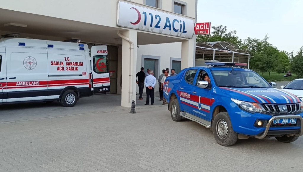 Çocukların kavgasına büyükler karıştı: 1’i çocuk 2 yaralı