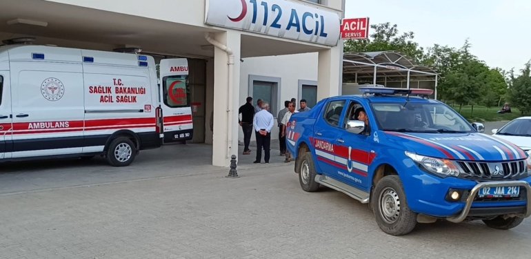 Çocukların kavgasına büyükler karıştı: 1’i çocuk 2 yaralı