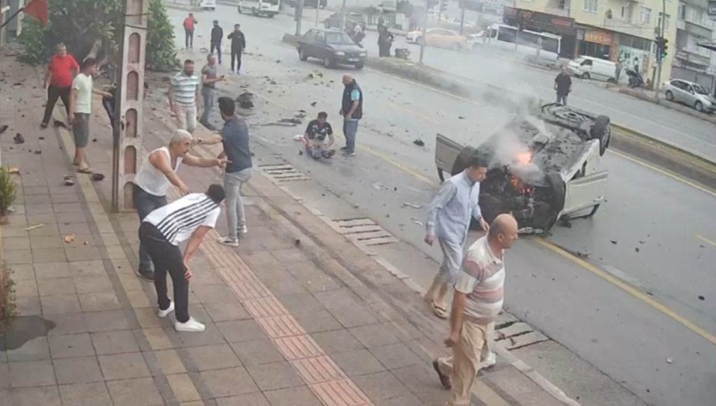 Mersin’de ortalığı savaş alanına çeviren kaza: 1 ölü