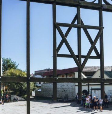 Polonya’da sinagoga molotof kokteylli saldırı