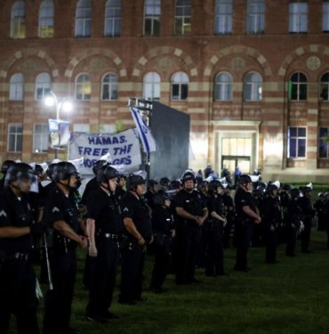 ABD öğrenci protestoları | Polis, UCLA kampüsüne yığınak yaptı