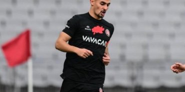 Fenerbahçe yeni sezonun ilk transferini yaptı! Fatih Karagümrük forması giyen Levent Mercan ile anlaşma sağlandı