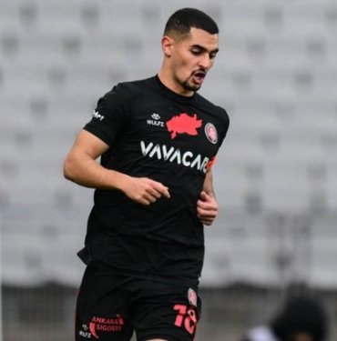 Fenerbahçe yeni sezonun ilk transferini yaptı! Fatih Karagümrük forması giyen Levent Mercan ile anlaşma sağlandı