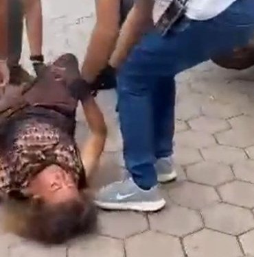 Hırsızlığa suçüstü: Polise direndi, yaka paça gözaltına alındı