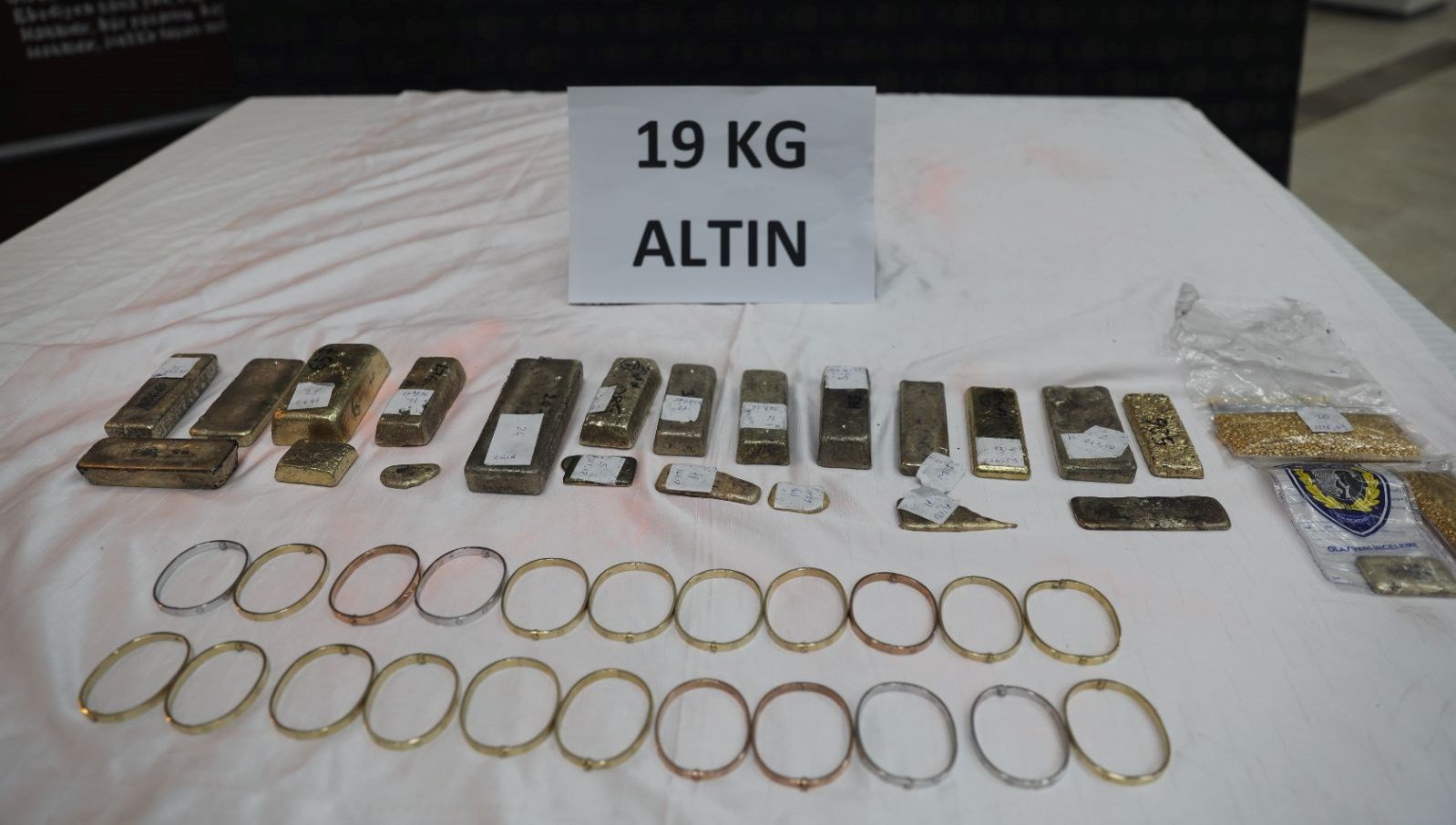 Kapıkule Sınır Kapısı’nda kilolarca altın ele geçirildi