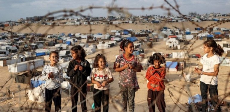Gazze’de insani kriz: Refah’taki siviller çadırlarda yaşıyor