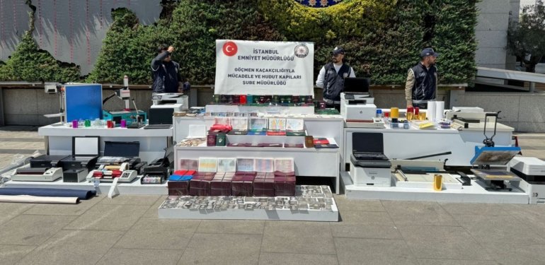 İstanbul’da sahte pasaport operasyonu: 4 gözaltı