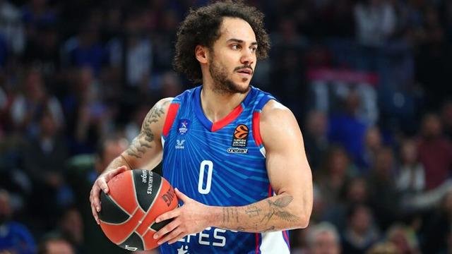 Fenerbahçe de istiyordu! Shane Larkin kararını verdi, imzayı attı 4 yıl daha Anadolu Efes