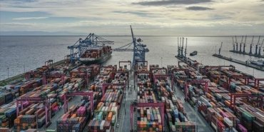 Dış ticaret açığı nisanda arttı