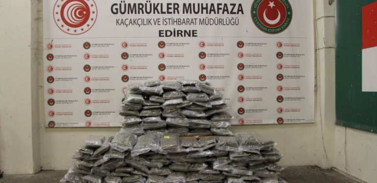 Gümrüklerde nisanda 445 kilogram uyuşturucu ele geçirildi