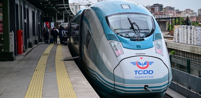 Aktarmasız İstanbul-Sivas YHT seferleri başladı