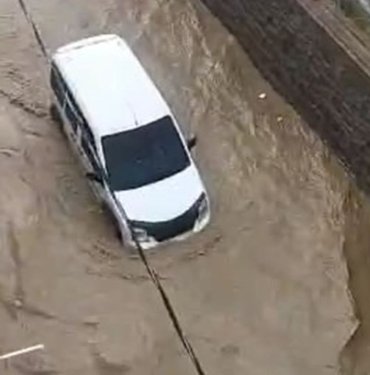 Şırnak’ı sağanak vurdu: Yollar göle döndü