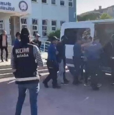 İzmir’de silah ve uyuşturucu operasyonu: 7 tutuklama