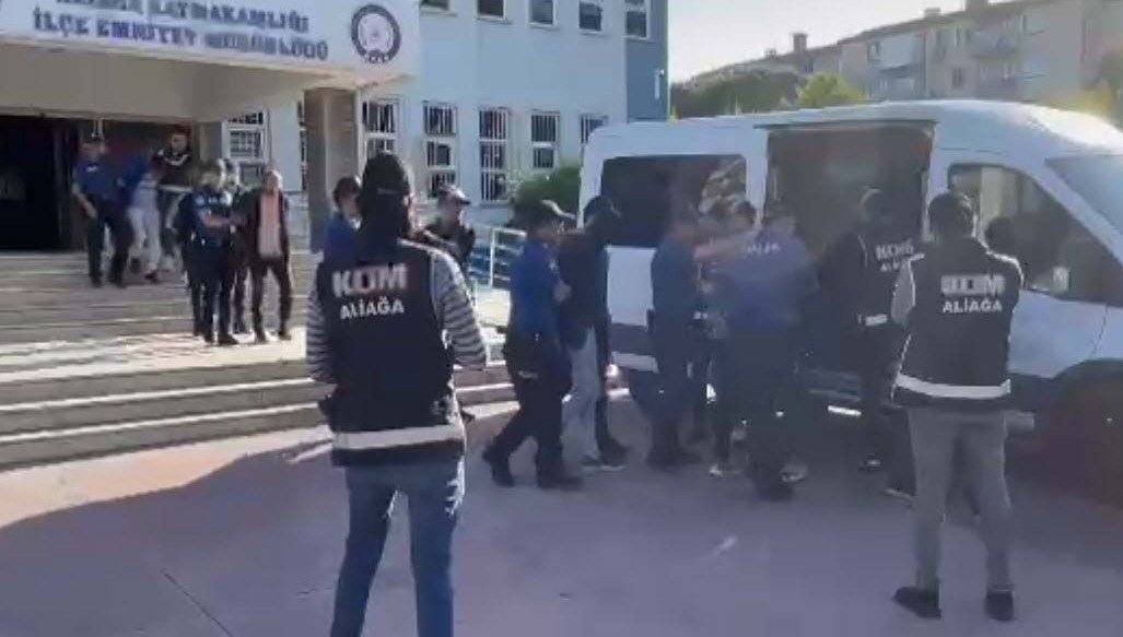 İzmir’de silah ve uyuşturucu operasyonu: 7 tutuklama
