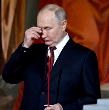Putin, Moskova’da Paskalya ayinine katıldı
