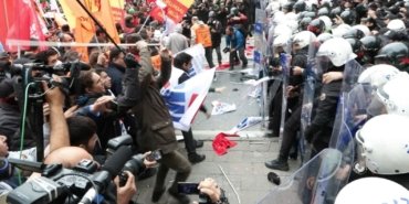 İstanbul’daki 1 Mayıs gösterilerine ilişkin 12 kişi daha gözaltına alındı