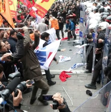 İstanbul’daki 1 Mayıs gösterilerine ilişkin 12 kişi daha gözaltına alındı