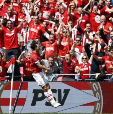 Hollanda’da şampiyon PSV Eindhoven!