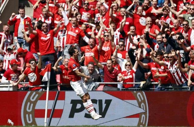 Hollanda’da şampiyon PSV Eindhoven!