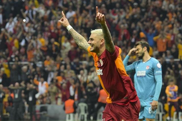 Sivasspor karşısında 2 gol atan Mauro Icardi