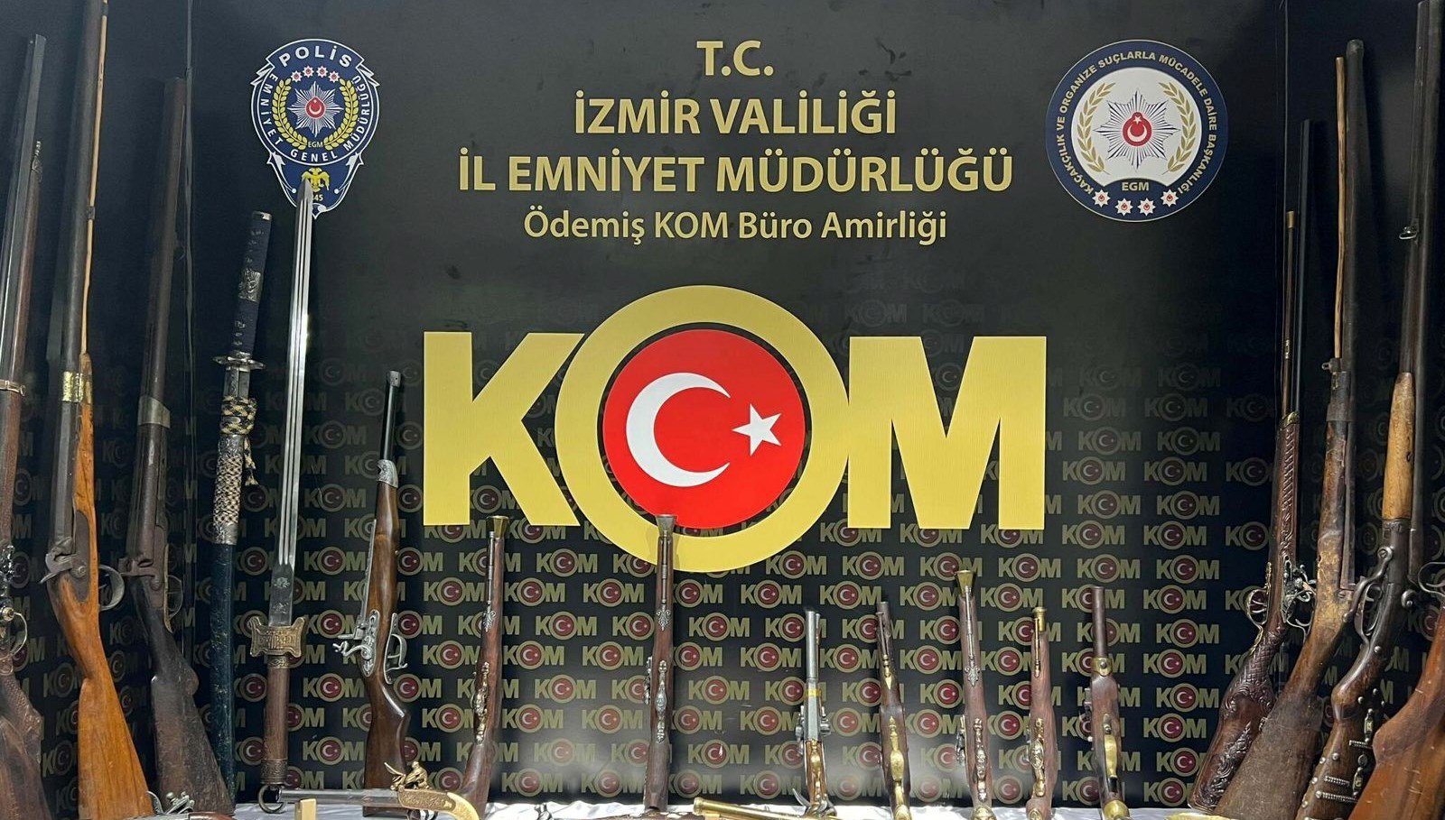 İzmir’de antika silah kaçakçılığı operasyonu