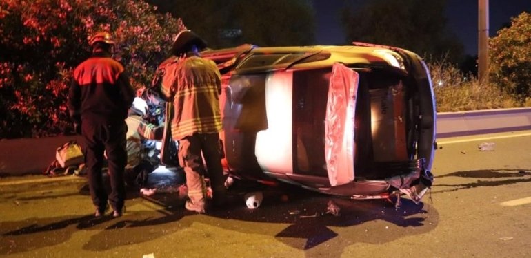 İzmir’de otomobil takla attı: 1 ağır yaralı