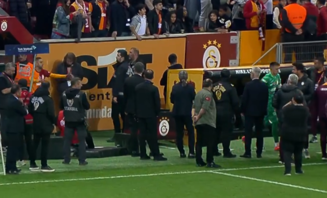 Sivasspor maçının yıldızı Hakim Ziyech ne olduğunu anlamadı! Maç sonunda Muslera soyunma odasından çıkardı, binlerce isim onu haykırdı