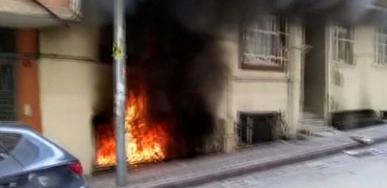 İstanbul’da 4 katlı binada yangın: Can pazarı yaşandı