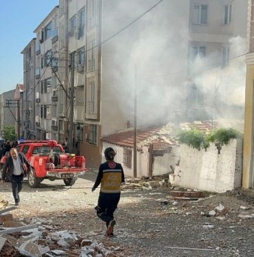 Çorlu’da bir apartman dairesinde korkutan patlama: Bir kişi ağır yaralandı