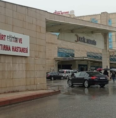 Liselilerin kavgası kanlı bitti: 1’i ağır 3 yaralı