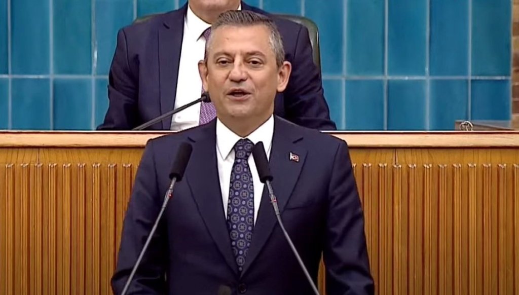 CHP lideri Özgür Özel’den adaylık tartışması uyarısı: Hiçbir arkadaşımın tartışmaya dahil olmasını doğru bulmam