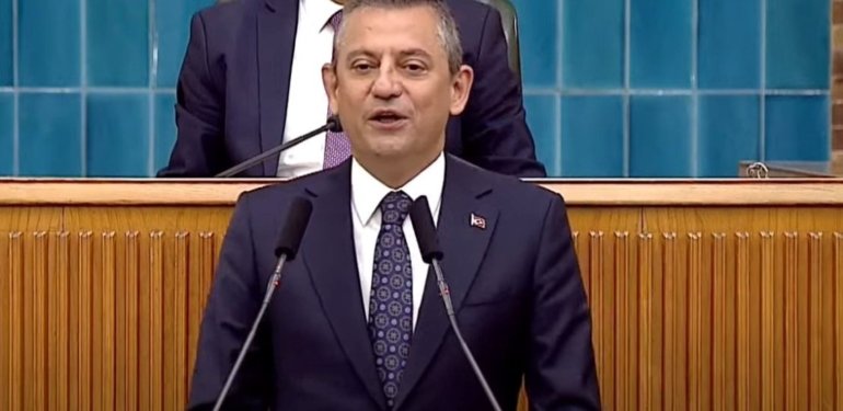 CHP lideri Özgür Özel’den adaylık tartışması uyarısı: Hiçbir arkadaşımın tartışmaya dahil olmasını doğru bulmam