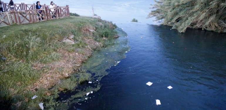 Antalya’daki sahillerde Hıdırellez yoğunluğu: Dileklerini suya bıraktılar