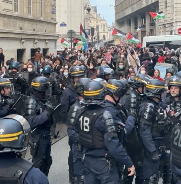 Fransız polisinden Filistin destekçisi öğrencilere biber gazlı müdahale