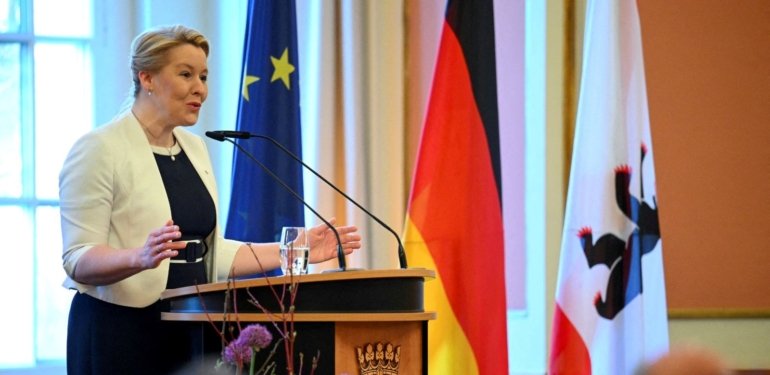 Alman siyasetçiler hedefte | Berlin senatörü Giffey, ağır bir cisimle saldırıya uğradı