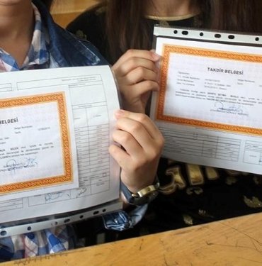Karne günü ne zaman? Okullar ne zaman kapanacak? (2023-2024 MEB karne günü tarihi)