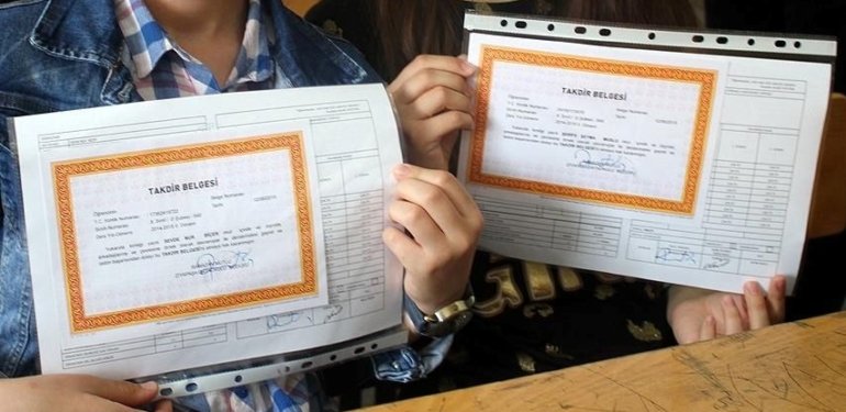 Karne günü ne zaman? Okullar ne zaman kapanacak? (2023-2024 MEB karne günü tarihi)