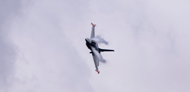 Singapur’da F-16 savaş uçağı düştü: Eğitimler askıya alındı