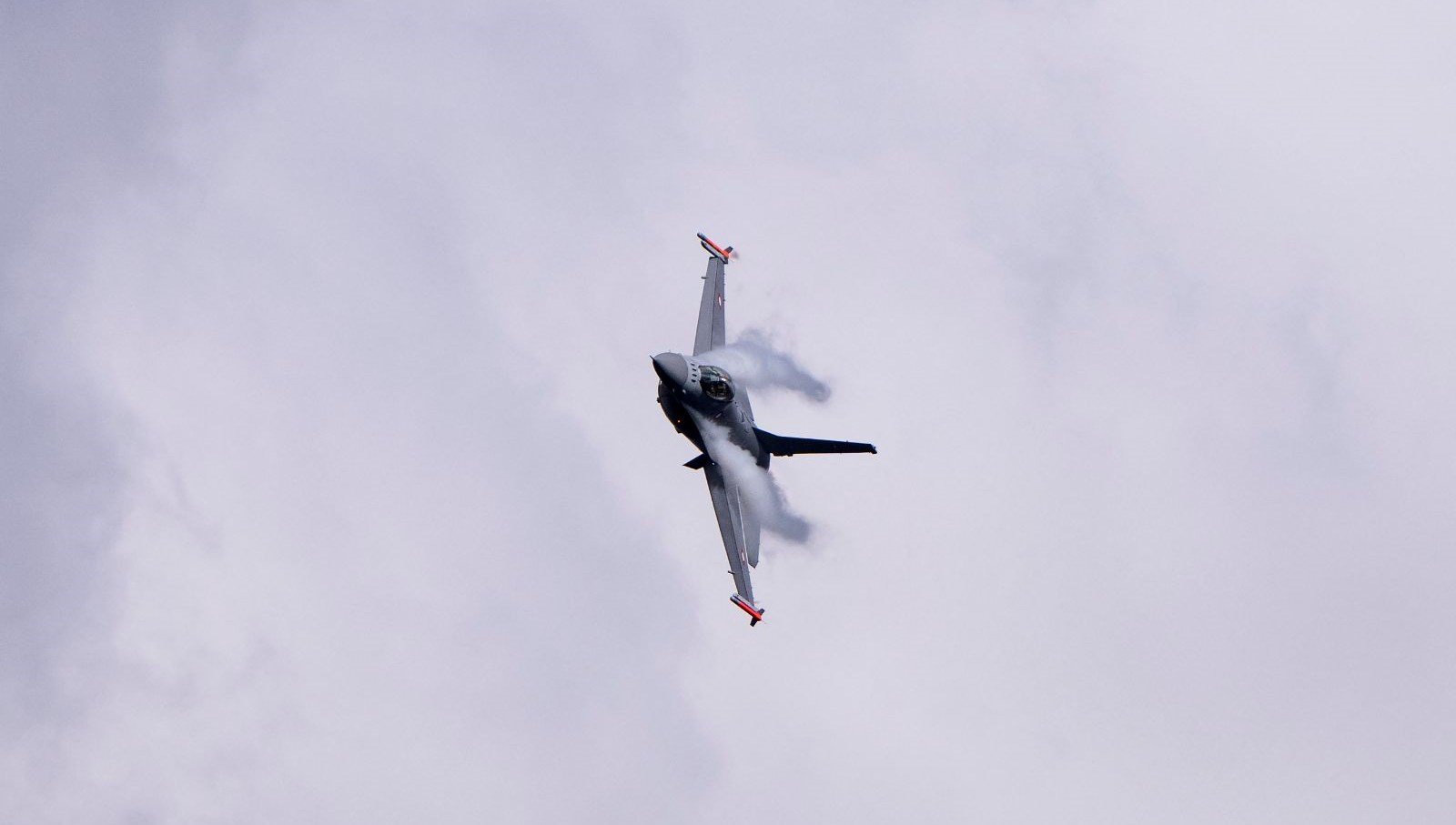 Singapur’da F-16 savaş uçağı düştü: Eğitimler askıya alındı