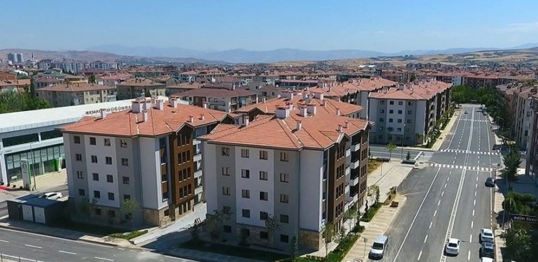 Bakan Özhaseki: Sene sonunda teslim edeceğimiz konut sayısı 200 bini bulacak