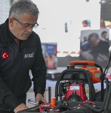 Afetlerde yerli ve milli arama kurtarma cihazları kullanılacak